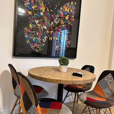 Cozy Apartment At Gazi Square Atene Esterno foto