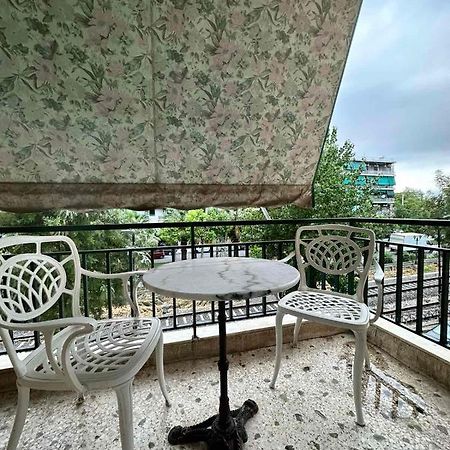 Cozy Apartment At Gazi Square Atene Esterno foto