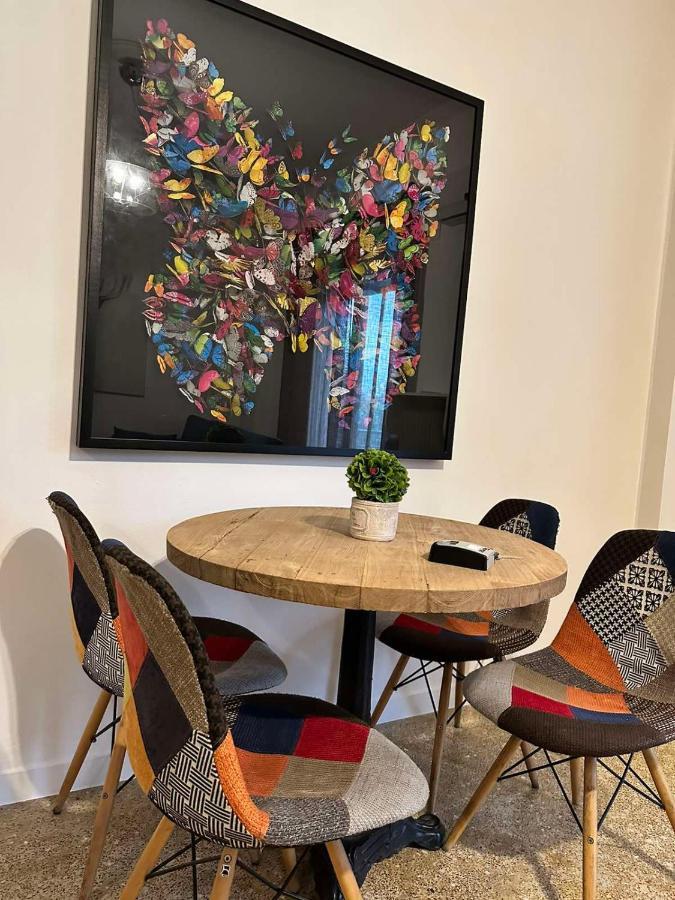 Cozy Apartment At Gazi Square Atene Esterno foto