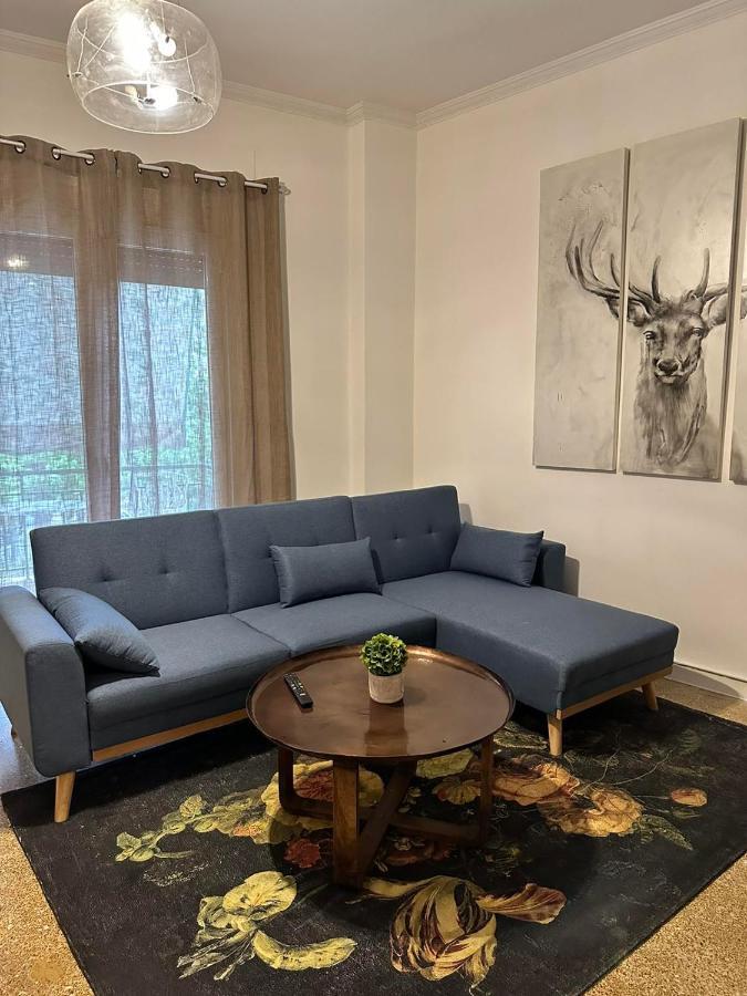 Cozy Apartment At Gazi Square Atene Esterno foto